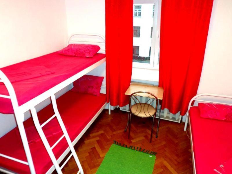 Hostel Kreshatik Kiev Exterior photo